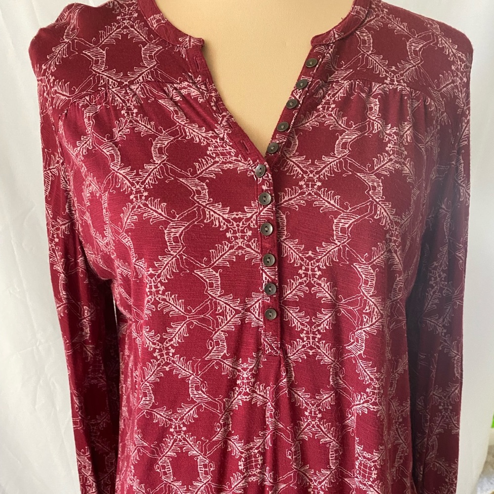 Lucky Brand  medium women’s peasant top. Long sleeve. Relax fit.